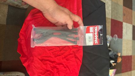 Traxxas  Suspension arm upper (left or right front or rear) (2)