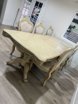 Dinning Table