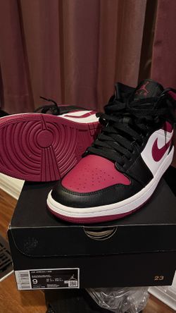 Nike Jordan 1 Mid - Brand New Size 9
