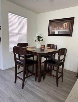 Expandable dining set with lazy susan