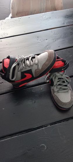 Nike Air MOGAN Gray Black Red 

