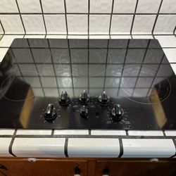 GE Electric Cooktop Excellent Condition 