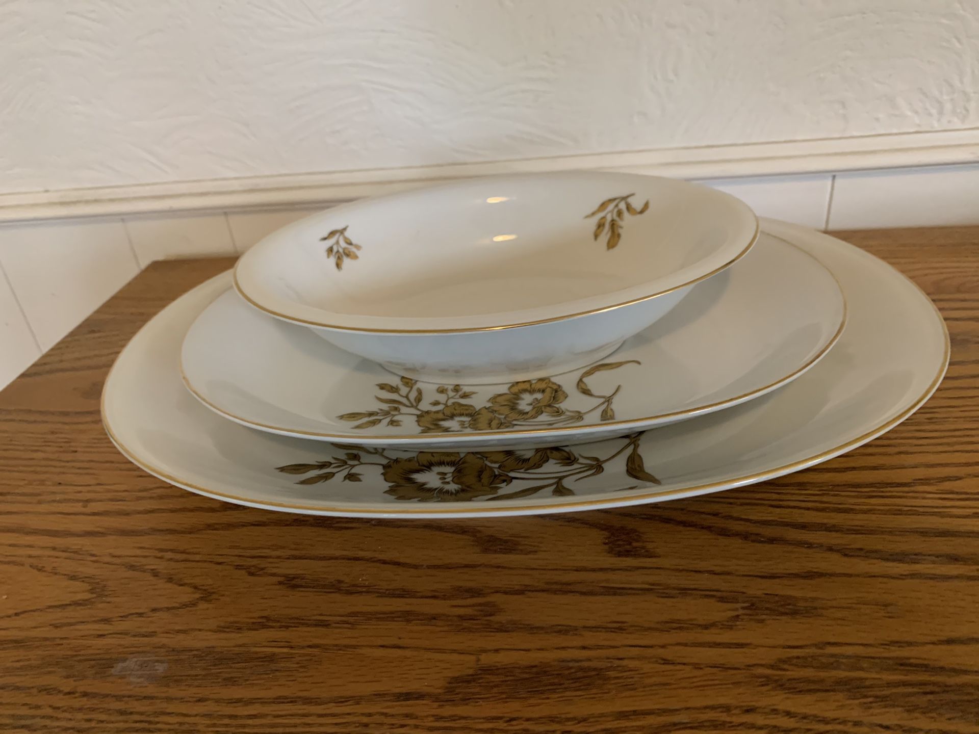 Vintage Heinrich platters and bowl