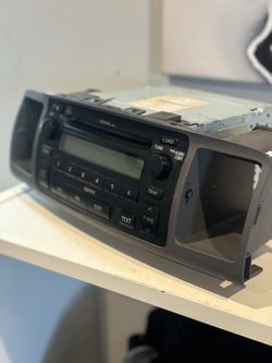  Toyota Corolla Radio Stereo 6 CD Changer Player A51814 OEM 