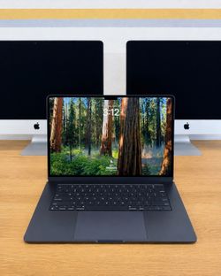 MacBook Air 15” M3 Midnight 💻 Apple M3 Chip | 8GB RAM | 34 Battery Cycles 🔋 100% Battery Health ✅ 1 Year Warranty | $0 Down Finance Available