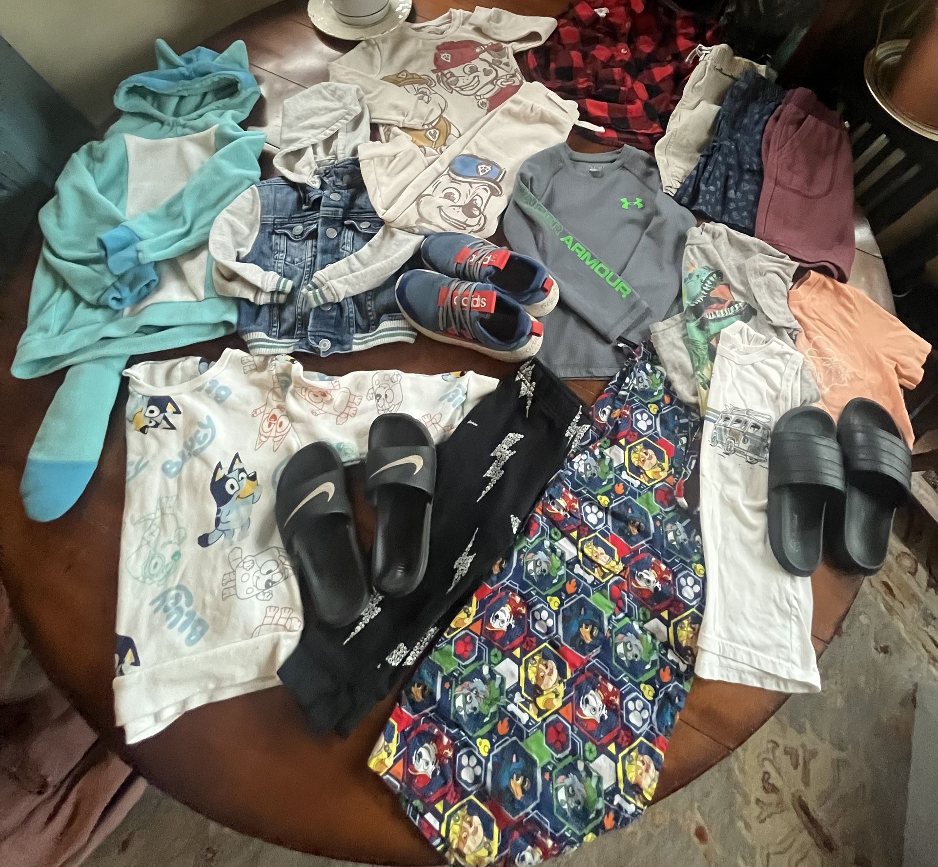 18pc Little Boy Clothing w/3prs Shoes (Size 4/5 & some 2/3T)