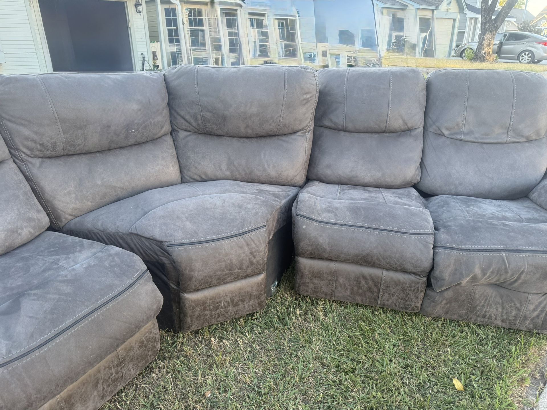 Sofa / Living room/ Couch / Sectional sofas. CHEAP