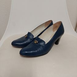 Vintage Italian Gucci Heels

Size:8.5i