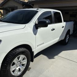 2021 Nissan Titan SV