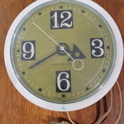 Vintage Mid Century Modern Kitchen Clock Avocado 