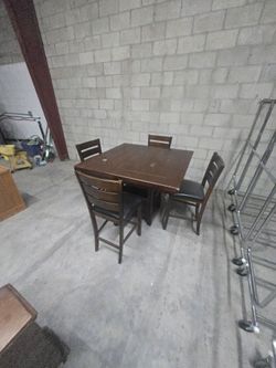Counter Height Dining Table with 4 Chairs