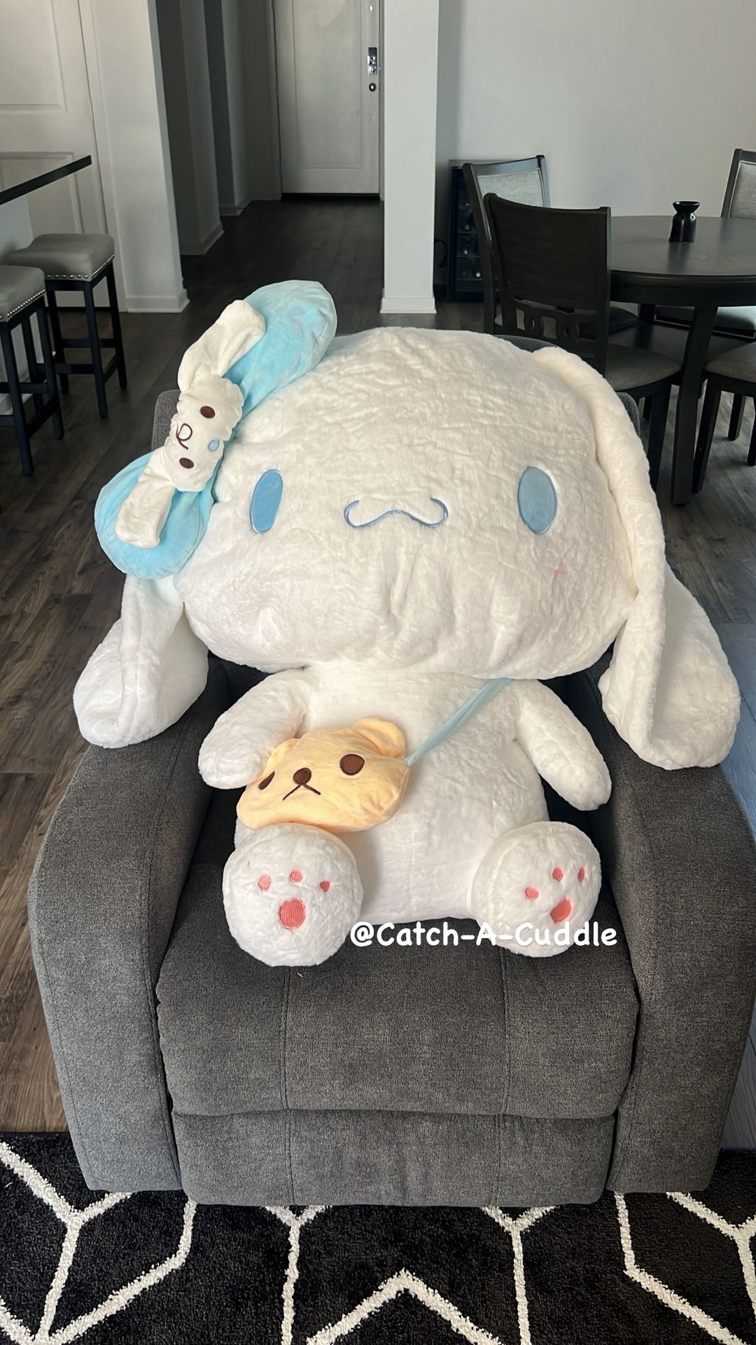 BRAND NEW Sanrio Extra Large Jumbo Cinnamoroll Bag & Bow Plush 36"