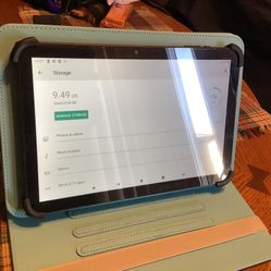 Android 64GB tablet with flowered case10” screen