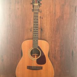 Vintage Yamaha FG-160 Jumbo Acoustic Guitar. Early 1970s.  Fantastic condition.
