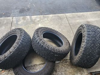 4- 265 65 17 tire set awesome condish like new