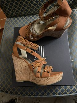 Pelle Moda Womens Wedge 7 1/2M New