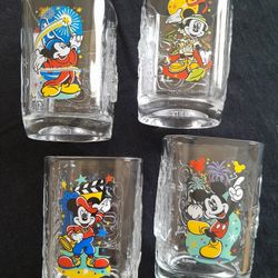 WALT DISNEY WORLD COLLECTORS CELEBRATION GLASSES