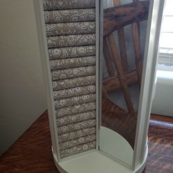 Spinning Jewelry Organizer