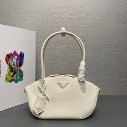 Gold bag woman cool chic party moon shoulder bag