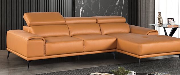 New Luxury Leather Sectional Couch / Free Delivery 