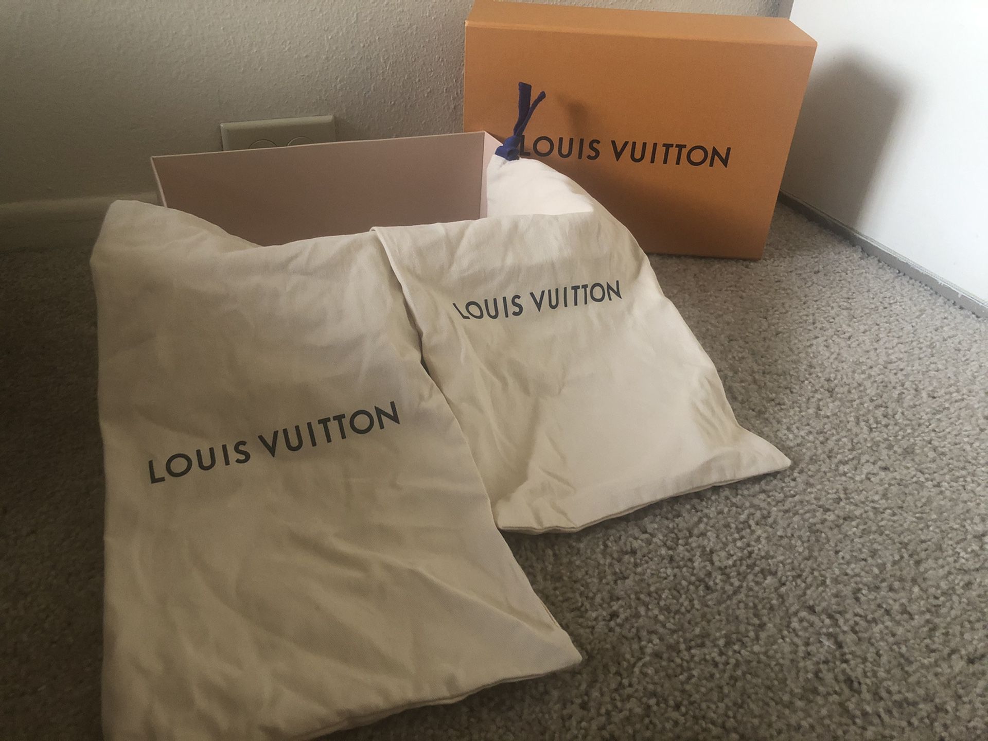 Authentic Louis Vuitton empty shoes box for Sale in Woodland Hills