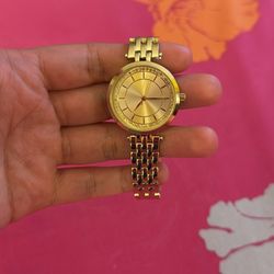 Watch (No brand, gold color)