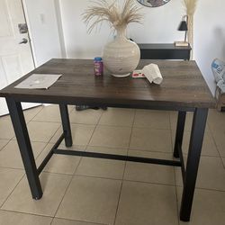  Dinning room Table (table ONLY)