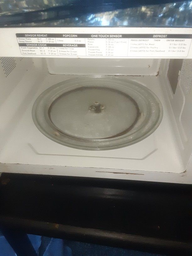 Kenmore Microwave Oven 1100 Watts, Manual And Cookbooks for Sale in