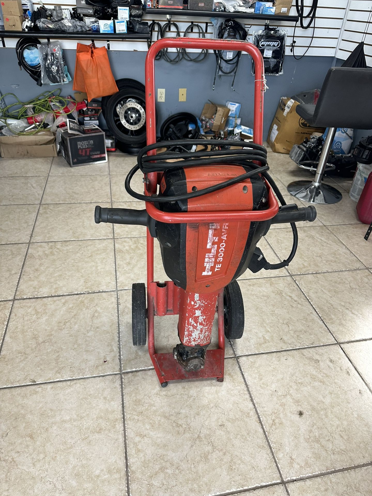 Chippy Hambre HILTI 3000-AVR