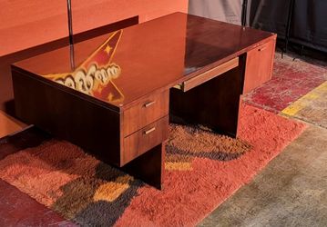 Mid-Century Modern Walnut & Brass Cantilevered Desk
Myrtle Desk Co., USA — 1970s