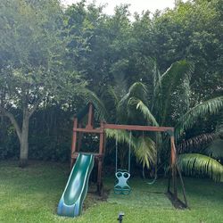 Outdoor Playground/ Swing 