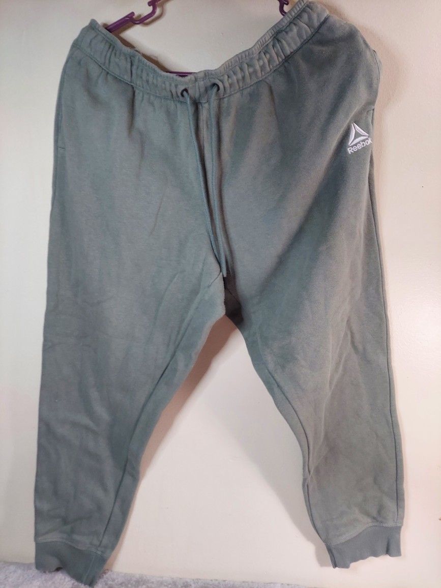 Woman's Sweat Pants Must Pick Up
