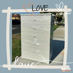 5 DRAWER DRESSER. 29" WIDTH,  43" HEIGHT 