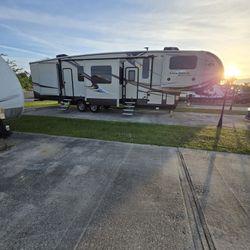 2017 Coachmen Brookstone