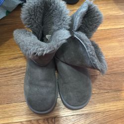UGGS Women Size 6 