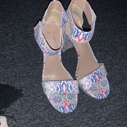 WOMENS HEELS SIZE8