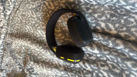Logitech  G435 Headphones clean never used