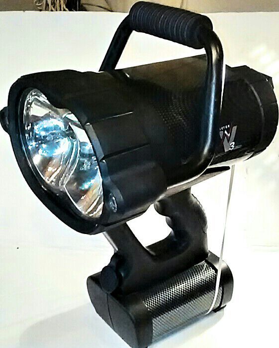 VECTOR V3 Million Power Series Rechargeable Twin Beam Spotlight (Great Shape)