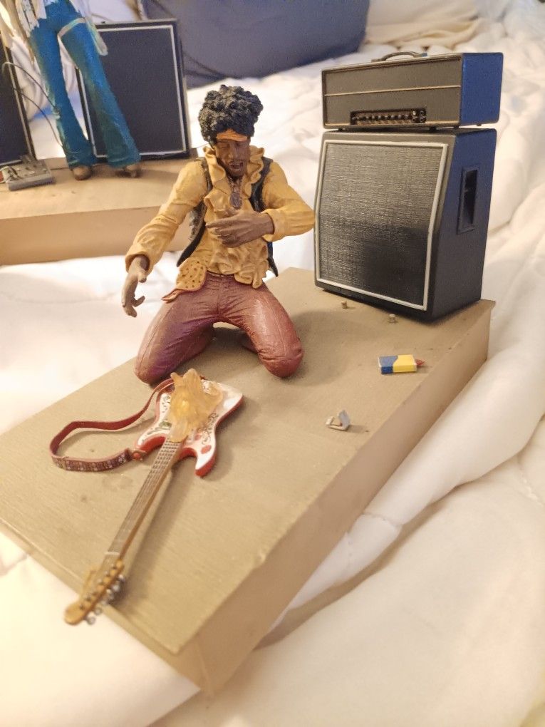 Jimmy Hindrix Figurines