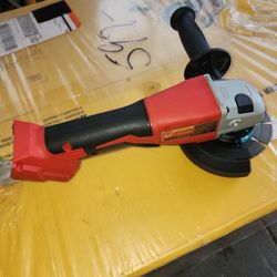 Milwaukee
M18 18V Lithium-Ion Brushless Cordless 4-1/2 in./5 in. Grinder w/Paddle Switch (Tool-Only)