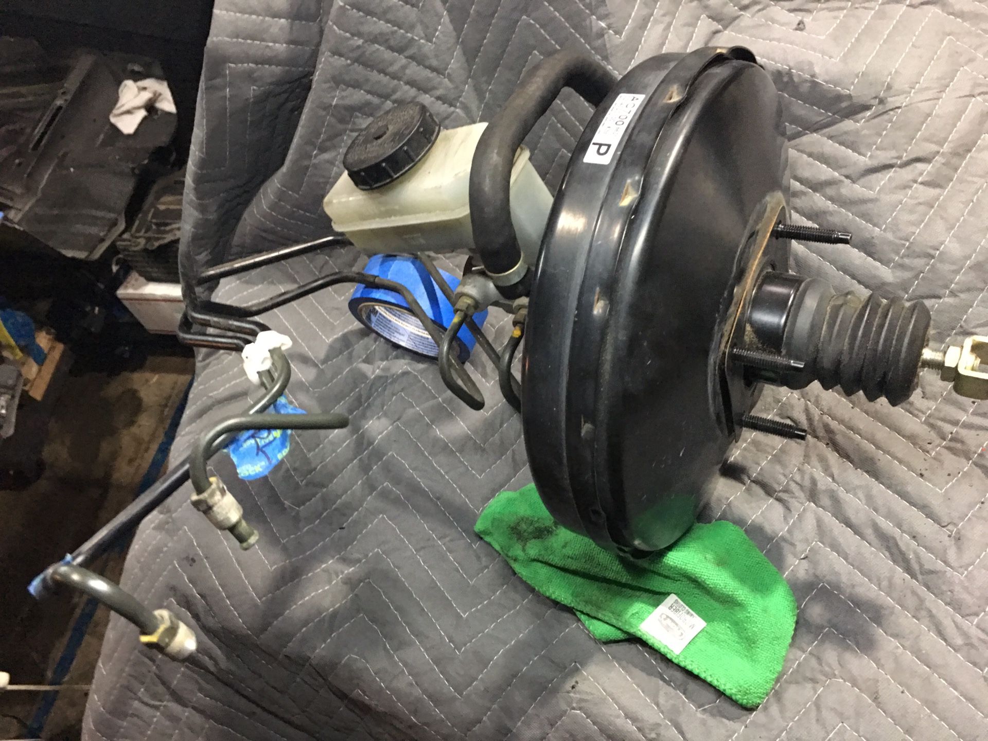 Infiniti G35 Brake Booster / Brake Master Cylinder & Brake fluid reservoir assembly