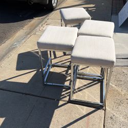 Bar Stools 4 Chrome and White