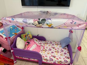 Toddler Minnie bed