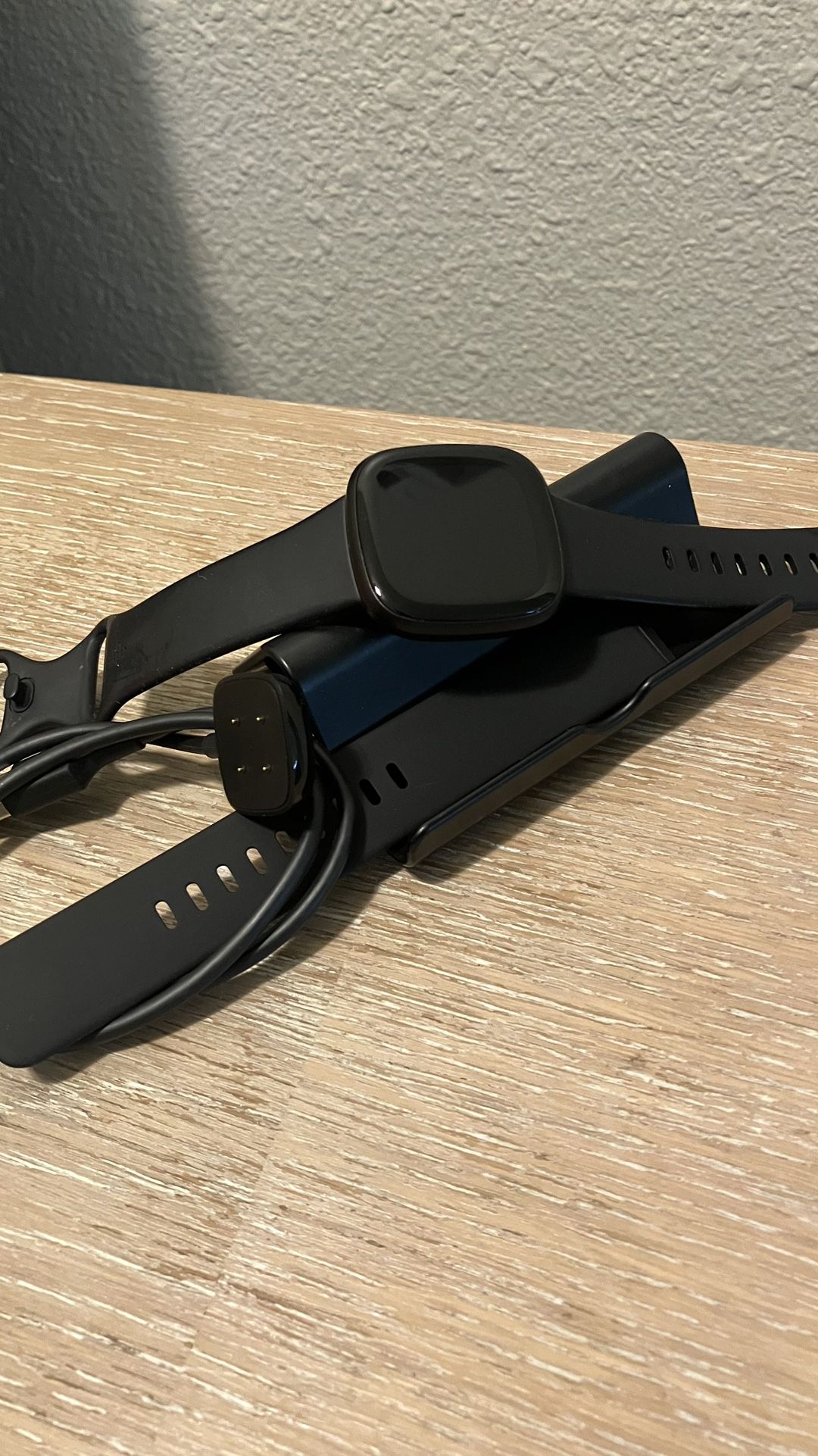 FitBit Versa 4 SmartWatch 119.00 OBO