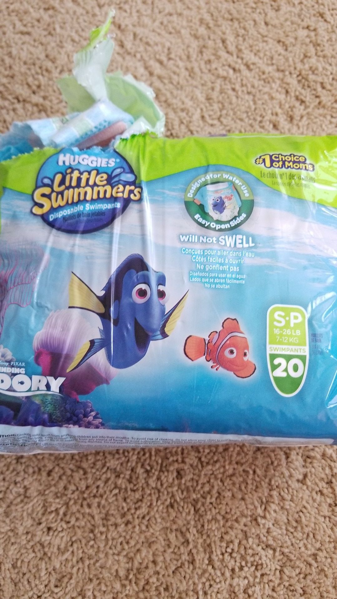 Huggies little swimmers size small