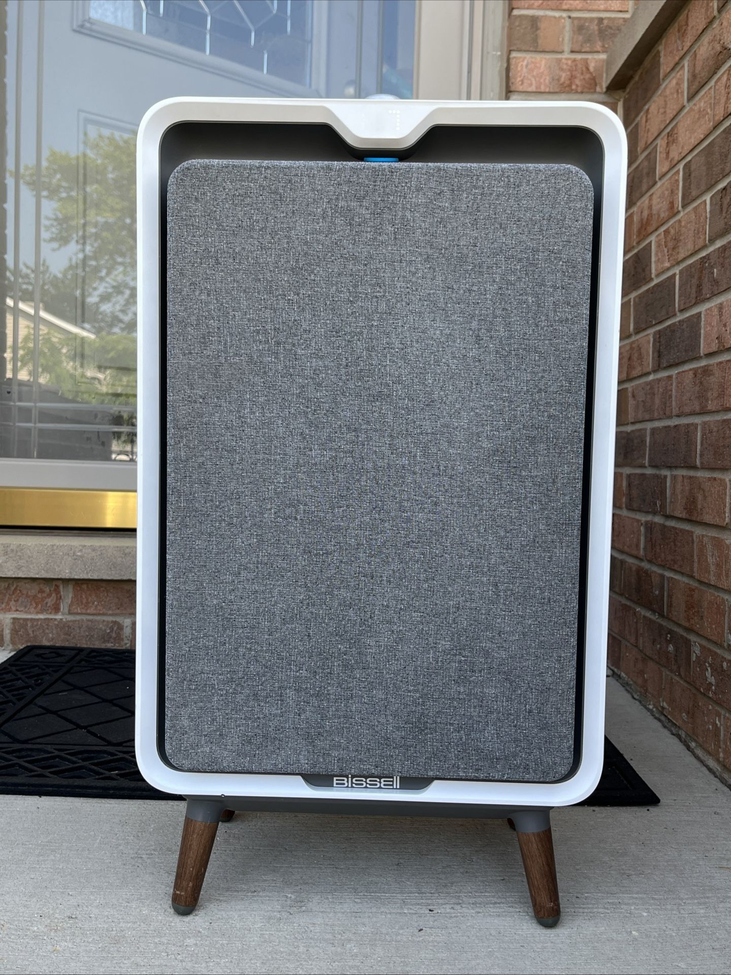 BISSELL Air 320 Smart Air Purifier 2768A w/ HEPA & Carbon Filters - White/Grey, Works Great!