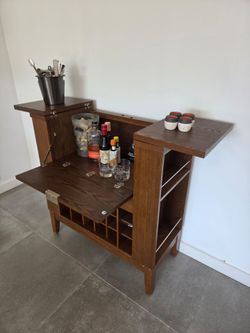Crate & Barrel Bar Cabinet / Liquor Cabinet – Solid Wood, Mid-Century Style