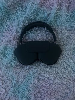 Apple AirPods Max Headphones – Midnight