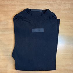 Essentials tee Sz Small