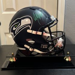 SIGNED Seattle Seahawks Marshawn Lynch Replica Helmet With Custom Case